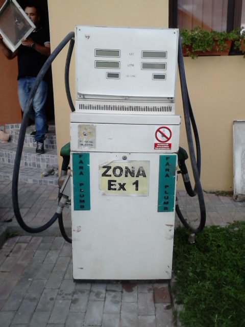 Pompa dubla benzina Adast