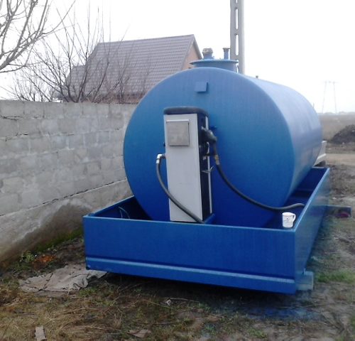 Rezervor 7000 Litri cu cuva de retentie si pompa electronica Piusi MC