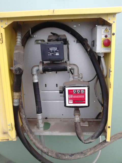 Rezervor 9000 litri cu pompa mecanica automatizata