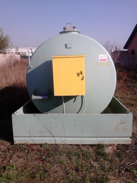 Rezervor 9000 litri cu pompa mecanica automatizata